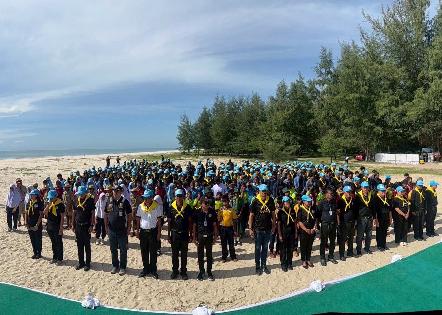 🌊 ศรชล.จังหวัดนครศรีธรรมราช นำทีม Big cleaning พลังมวลชนกว่า 600 ร่วมใจคืนความสะอาดให้
